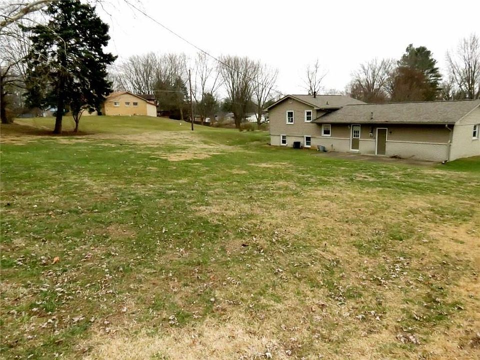 2nd image of 3031 Beech Ct