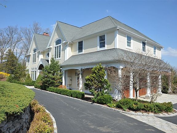 17 Kent Road, Newtown, CT