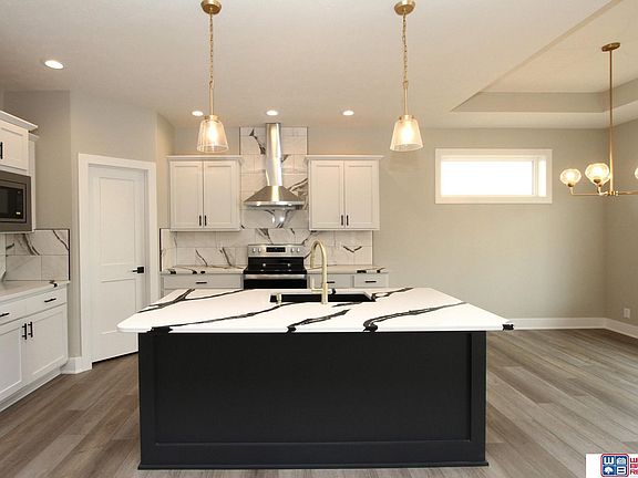 4th image of 7711 Isidore Dr