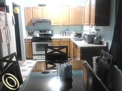 4th image of 24171 Sherman Ave
