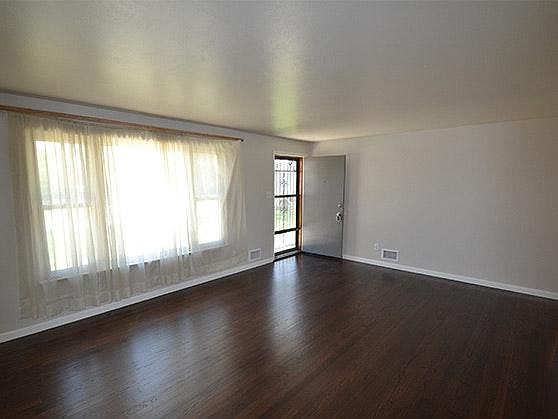 Living Rm #1