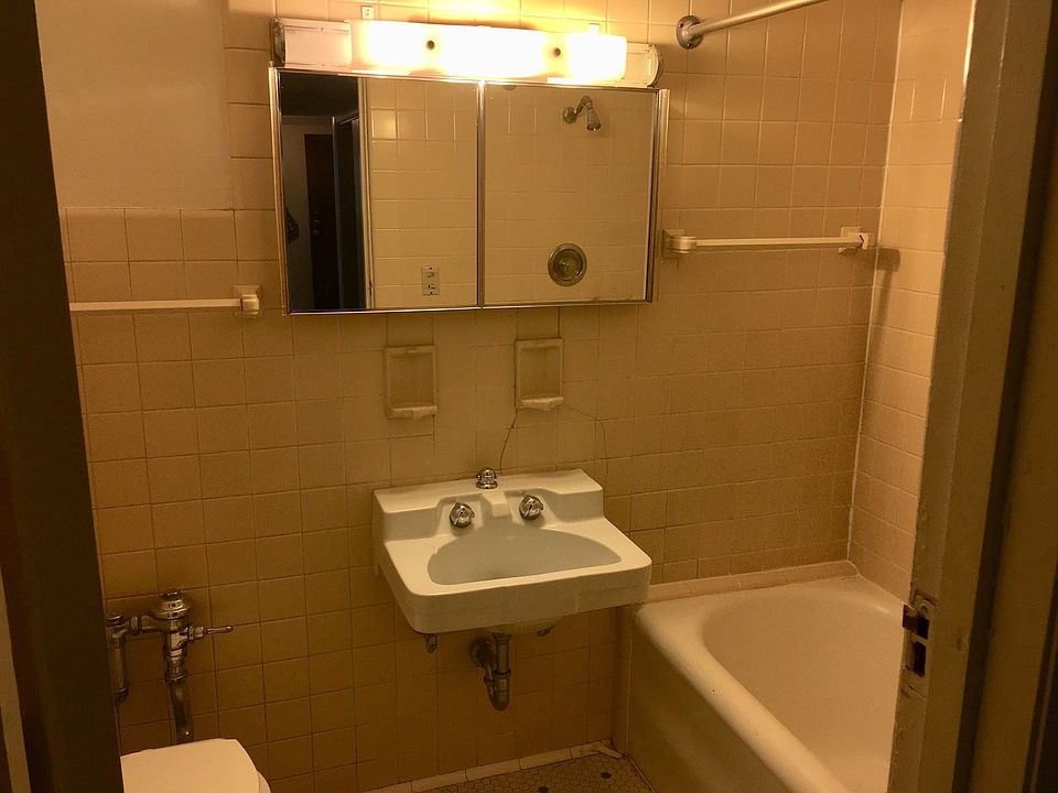 1st image of 2634 N Maryland Ave APT A