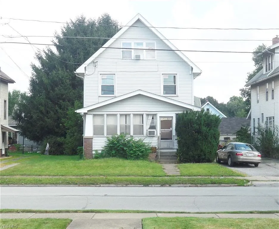 245 Sexton St photo 1