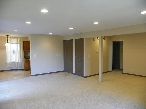 4th image of 1831 S Paschal Cir