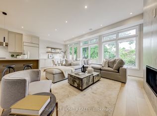 102 Parklea Dr, Toronto, ON M4G 2J8