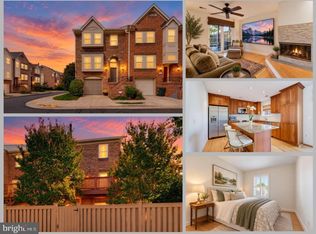 8020 Merry Oaks Ct, Vienna, VA 22182