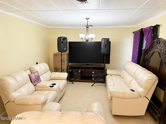 5th image of 124 Burberry Ln