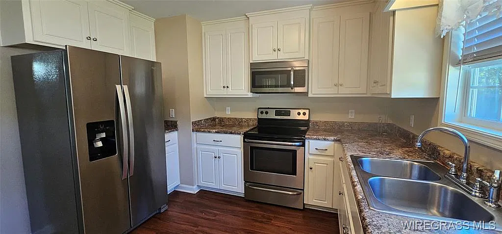 3 bed, 1.5 bath, 1096 sqft, $1,500 — Photo 4