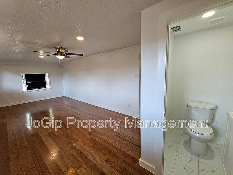 2402 Housley Dr — Photo 13