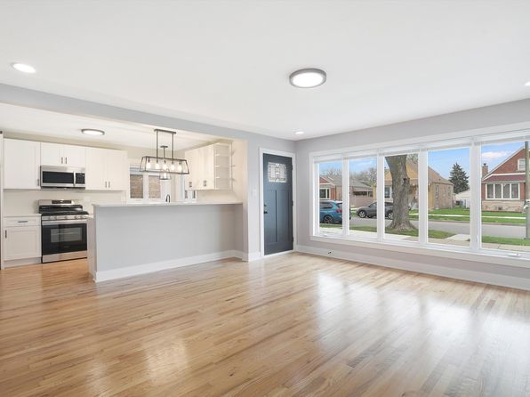 5851 S Neenah Ave, Chicago, IL 60638