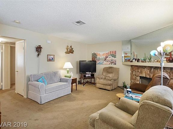 5th image of 929 Rockview Dr Unit 101