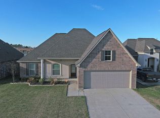 205 Lexi Falls Ln, Broussard, LA 70518