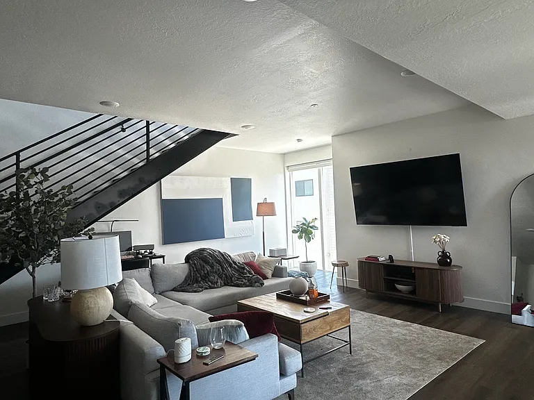 933 S Washington St #312 — Photo 1