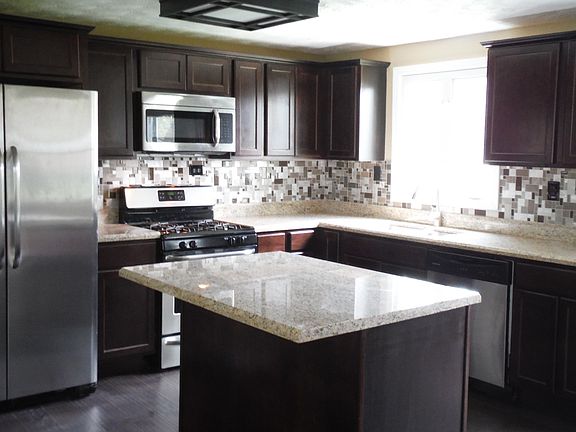 2nd image of 366 Stewart St