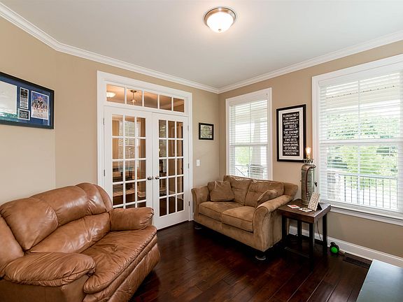 4th image of 495 Dabney Dr
