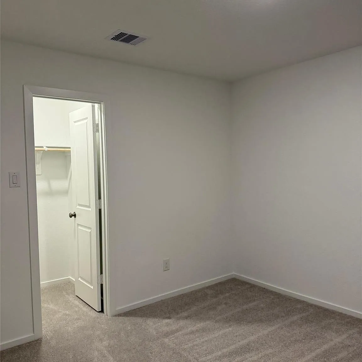 4 bed, 2.5 bath, $2,395 — Photo 2