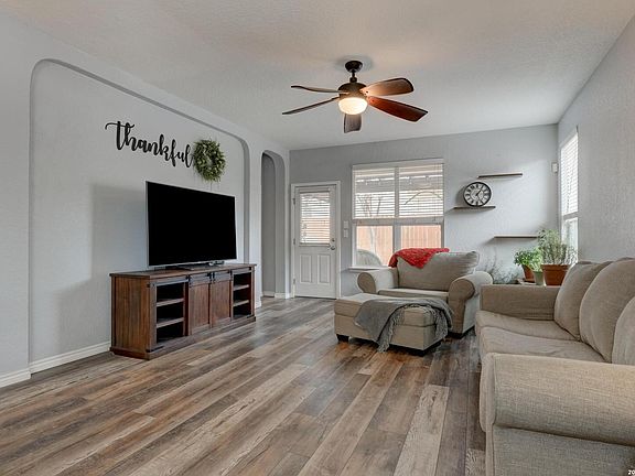 3rd image of 9431 Red Stable