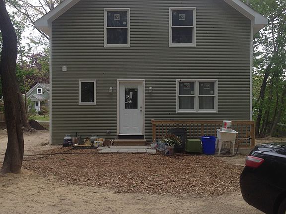 3rd image of 536 Raynor Ave