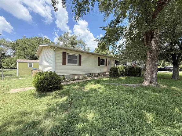 319 S 6th St, Towanda, KS 67144