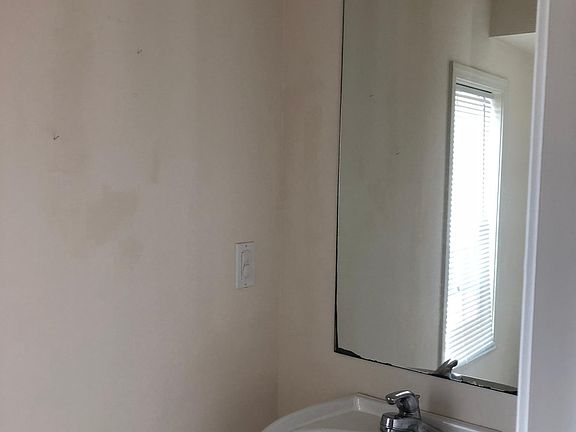 Downstairs 1/2 bath