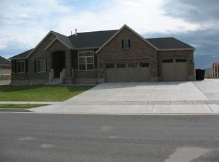 29 N Bonneville Ln, Kaysville, UT 84037