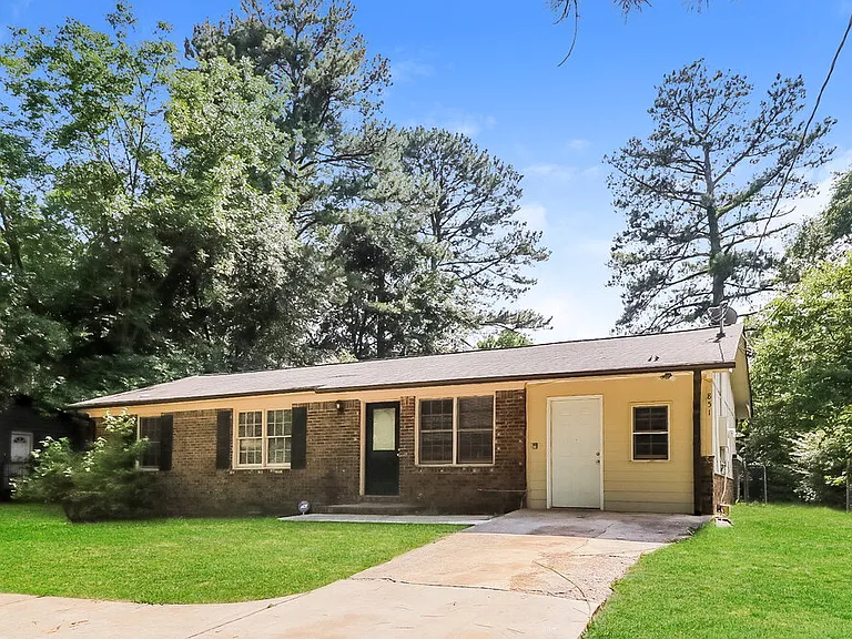 851 Grayson Hwy — Photo 2