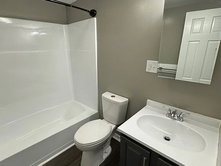 210 Hill St — Photo 19