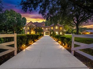 200 Creekside Ct, Sealy, TX 77474