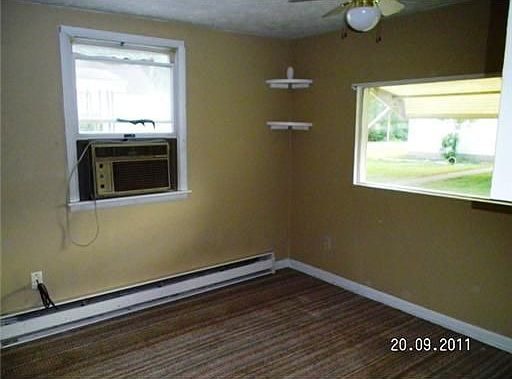 4th image of 911 East Ave