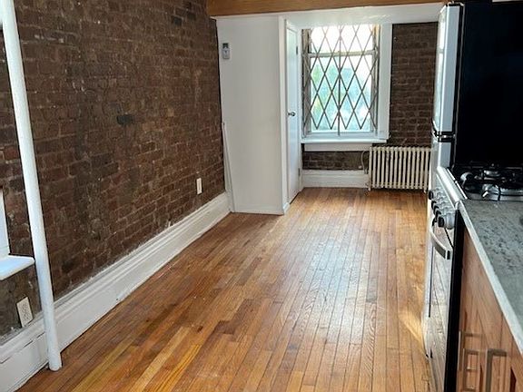 2nd image of 231 Thompson St APT 16