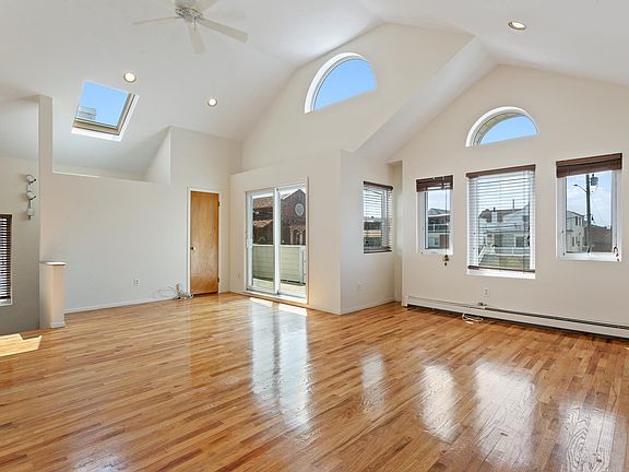 2nd image of 170 Grand Blvd