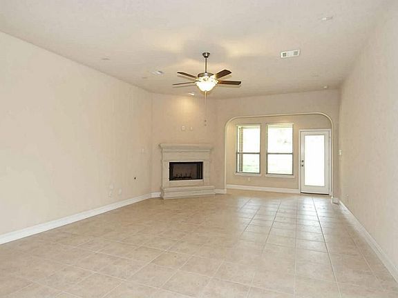 5th image of 66 S Camellia Park Cir
