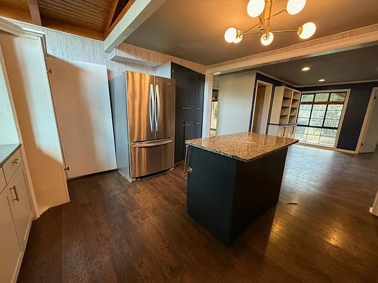 2073 Highland Ave — Photo 10