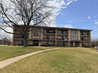 17828 Bernard Dr APT 1A, Orland Park, IL 60467