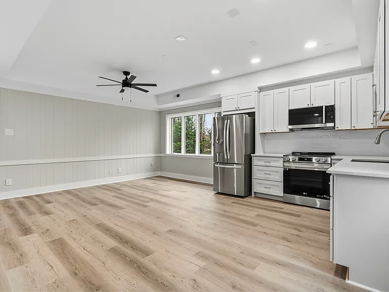 1504 Homestead Rd — Photo 41