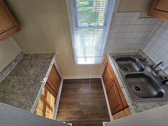 2nd image of 34 Hallock St #1A