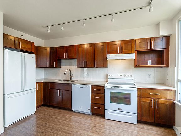 4th image of 551 Austin Ave #1802