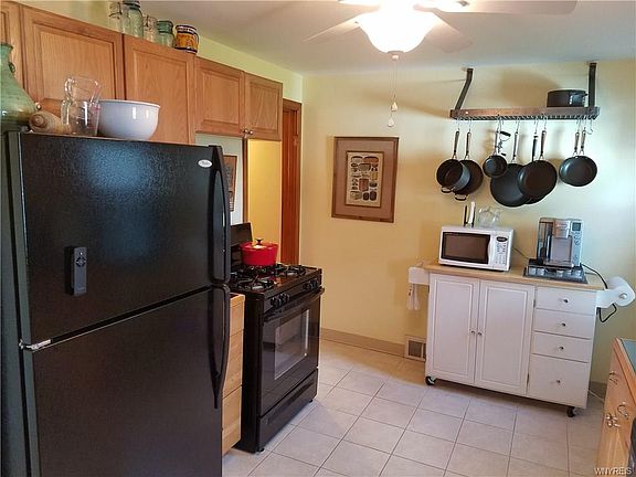 2nd image of 211 Rosemont Ave
