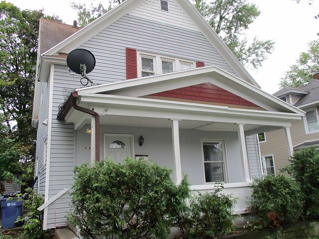 1st image of 320 Palmer St NE