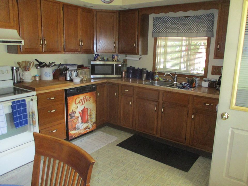 2nd image of 800 E Sangamon Ave