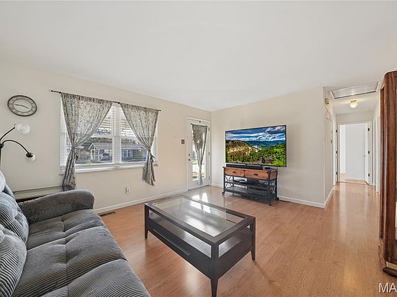 2nd image of 2327 Wescreek Dr