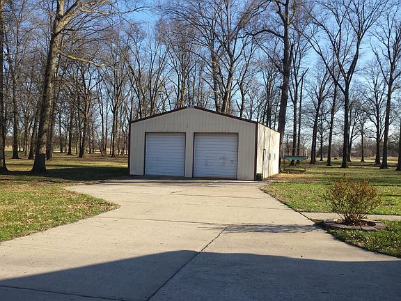 2nd image of 34 Rebecca Dr