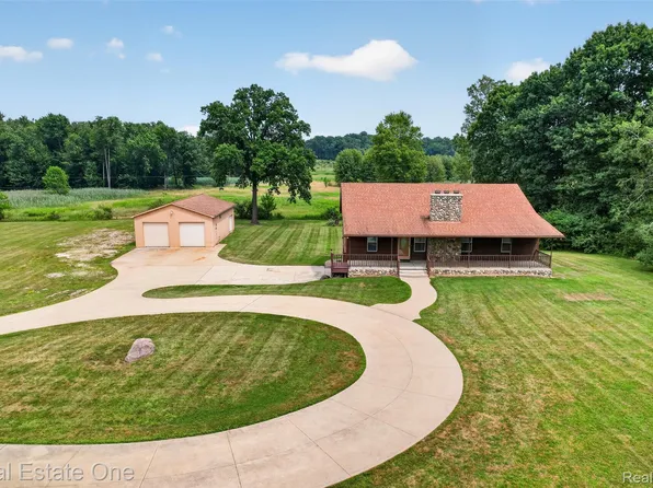 23200 Lazy K, South Lyon, MI 48178
