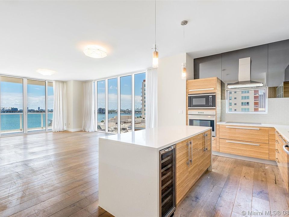 1st image of 2020 N Bayshore Dr APT 910