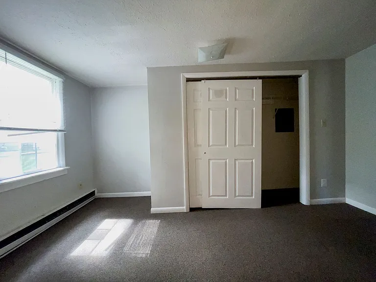 Preleasing For August! Close To Campus — Photo 2