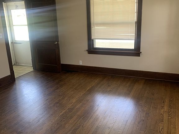 3rd image of 4211 Grant St