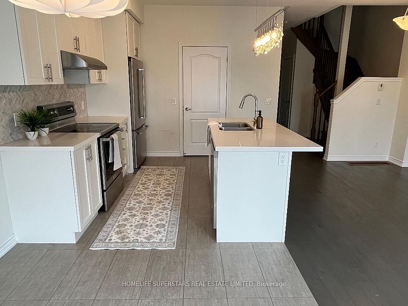 Oakville Townhouse for rent - 3 Bedrooms — photo 3