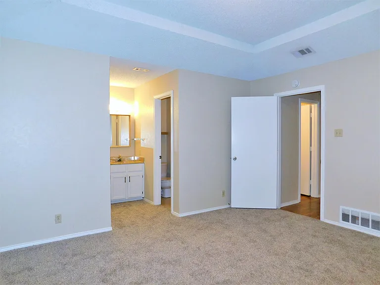 2212 Bolivar St #2212 — Photo 16