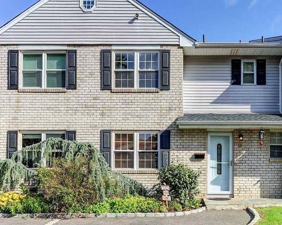 1st image of 15 Manors Drive