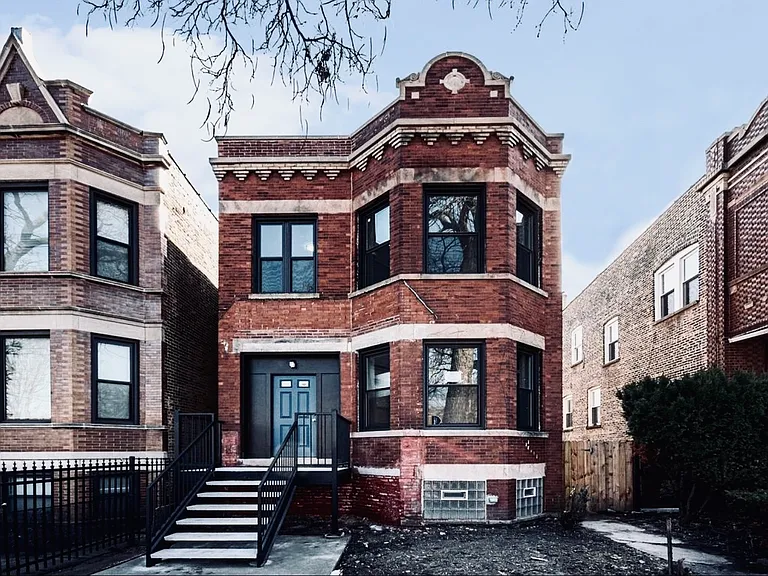 4107 W Cermak Rd — Photo 1